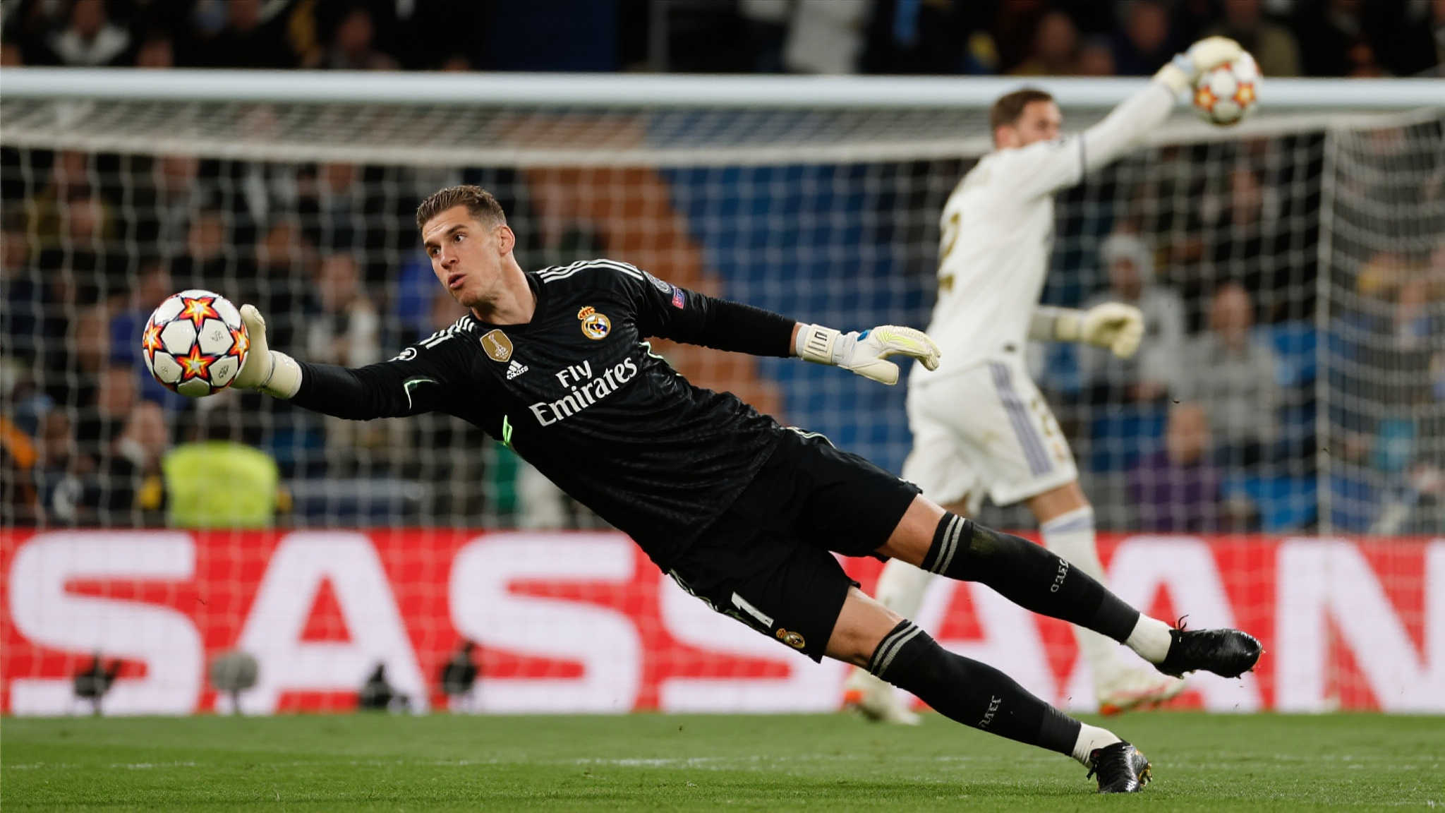 库尔图瓦神勇护门!世俱杯创单场10次扑救新纪录 库尔图瓦神勇护门!世俱杯创单场10次扑救新纪录